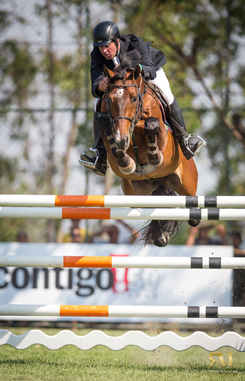 José Roberto Reynoso Fernandez Filho rumo a vitória na Final do Oi Brasil Horse Show; imagem: Raphael Macek 