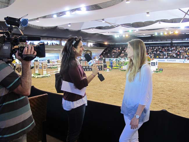 Giulia Scampini, campeã americana junior, durante entrevista no Indoor 2013 na Hípica Paulista