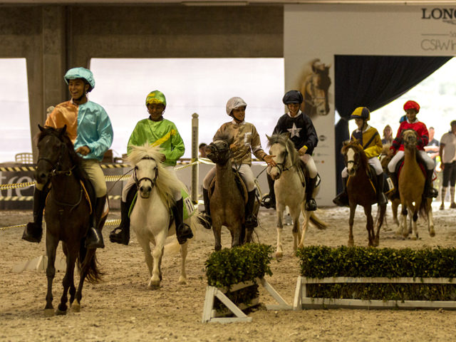 O show da corrida de pôneis no Longines São Paulo Indoor: assista