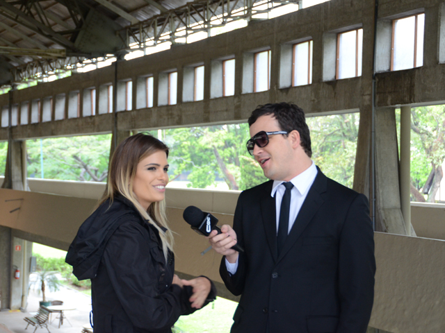Luiza Almeida em entrevista com Rafael Cortez no CQC