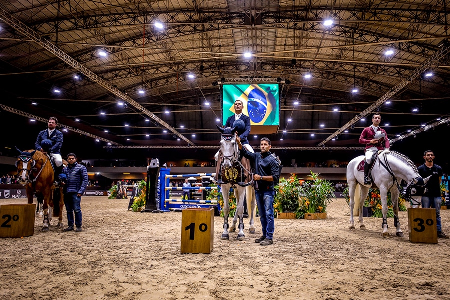 Nata do hipismo a caminho do Internacional 5* Longines São Paulo Horse Show na Sociedade Hípica Paulista