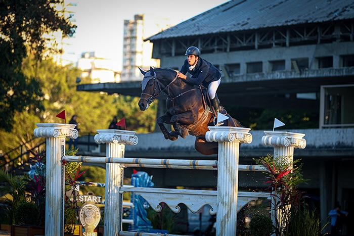 Vitória do top da casa José Luiz de Carvalho e Quiet van´t Zorgvliet na primeira prova a 1.50m na 54ª Copa São Paulo